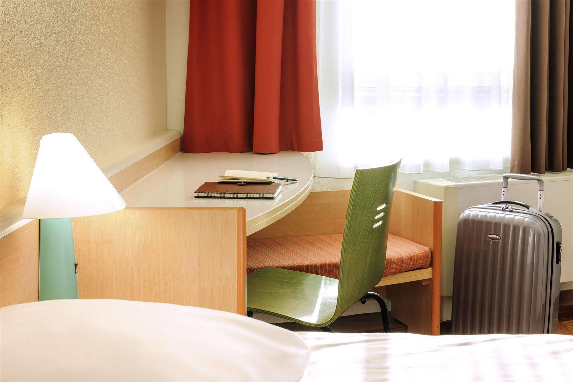 Ibis Angouleme Nord Hotel Champniers  Exterior photo