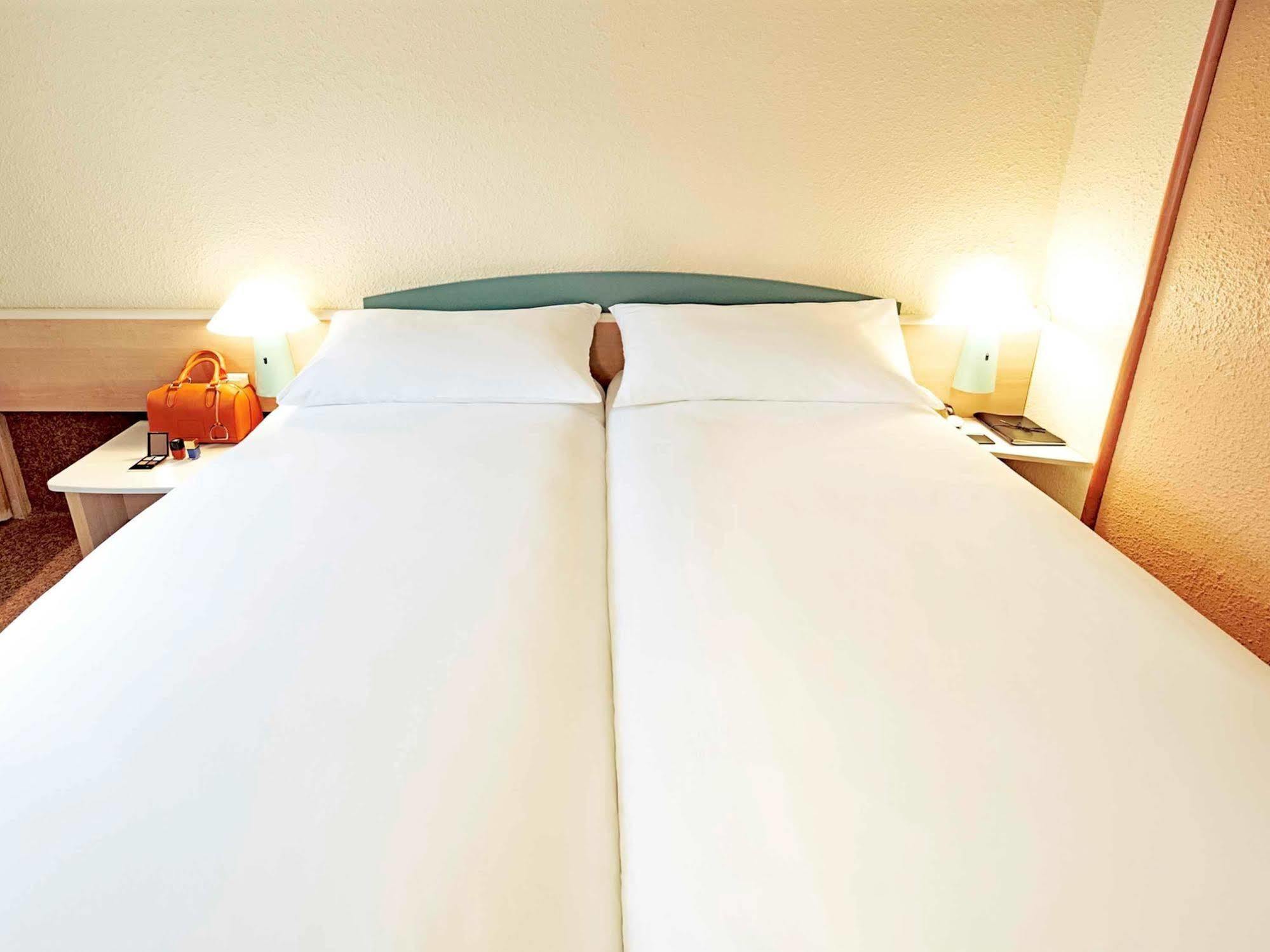 Ibis Angouleme Nord Hotel Champniers  Exterior photo
